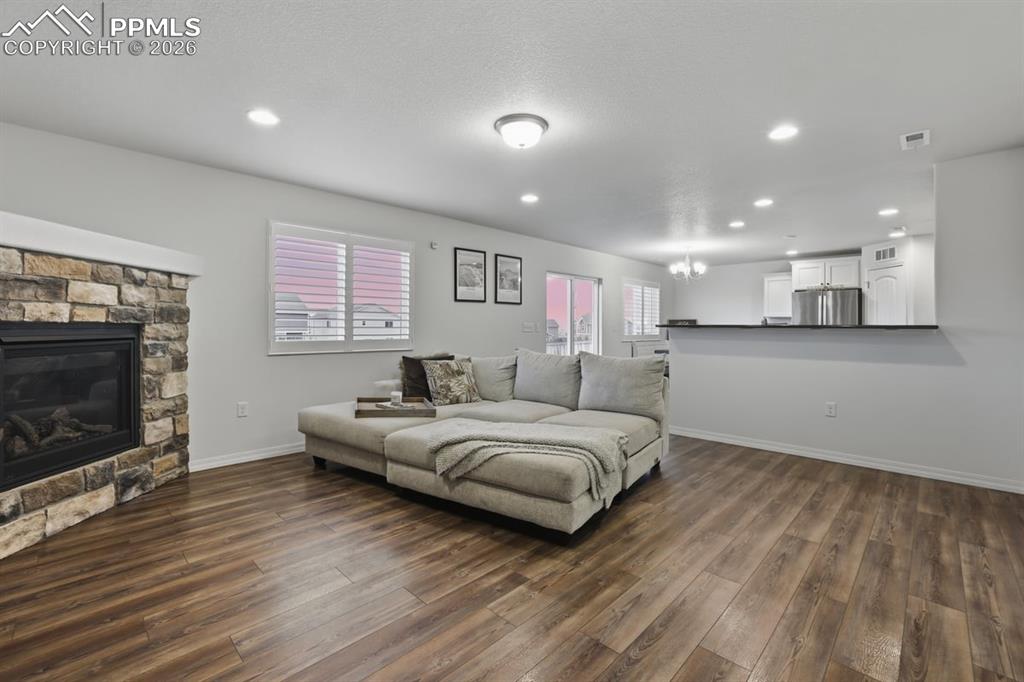 Image 7 of 38: lots of natural light pours in, open floor plan