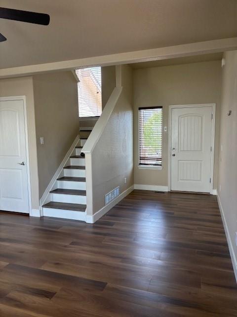 Image 16 of 21: Entry