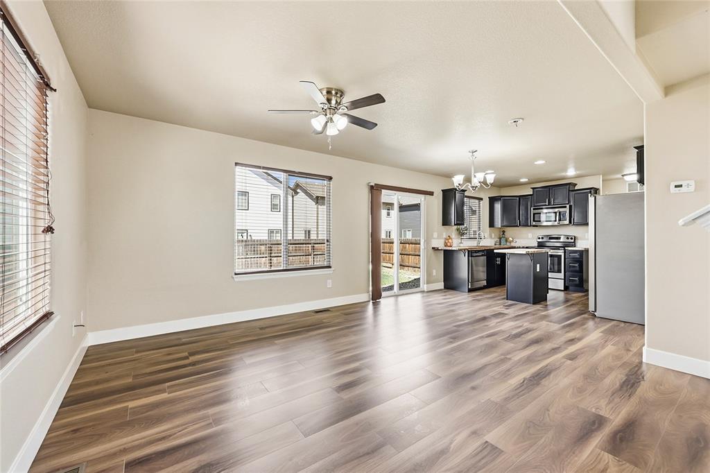 Image 3 of 21: Living Room