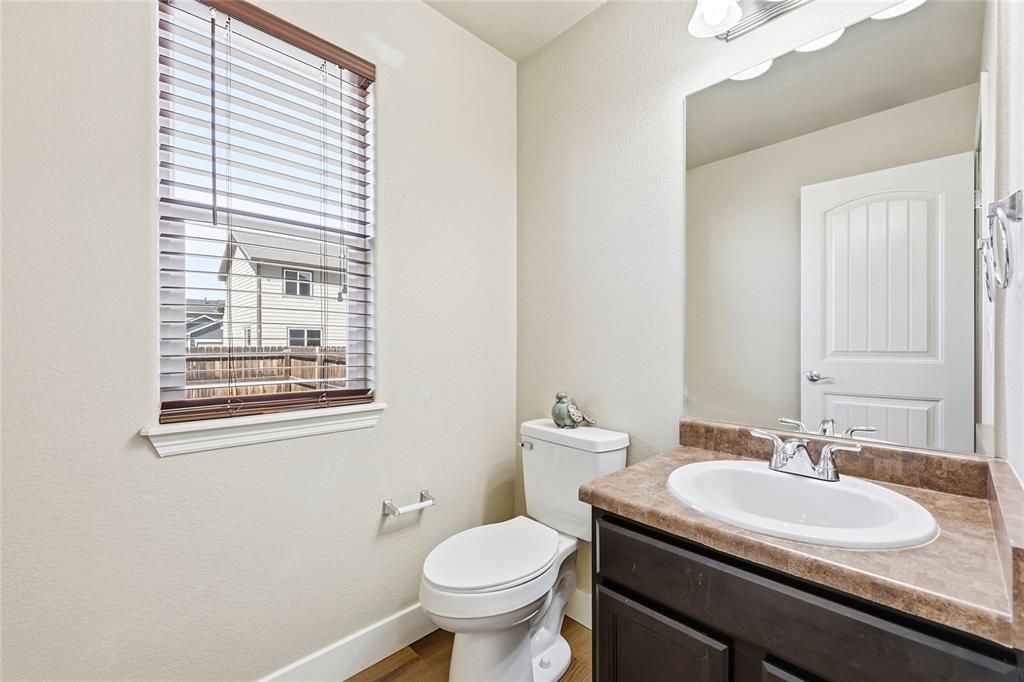 Image 6 of 21: Bathroom