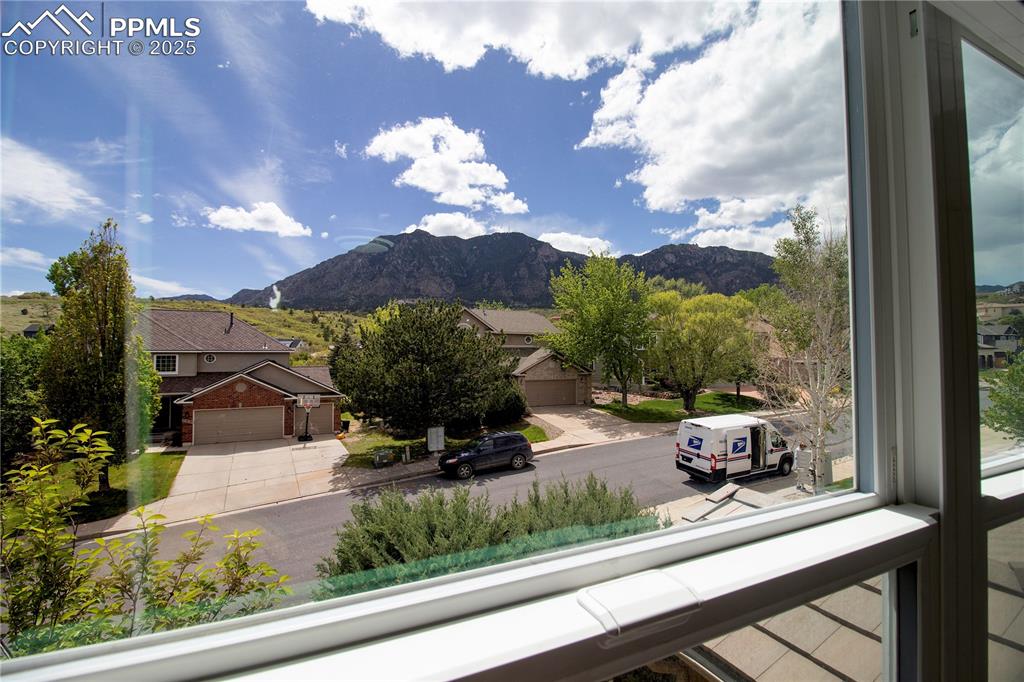 Image 43 of 48: View of mountain background