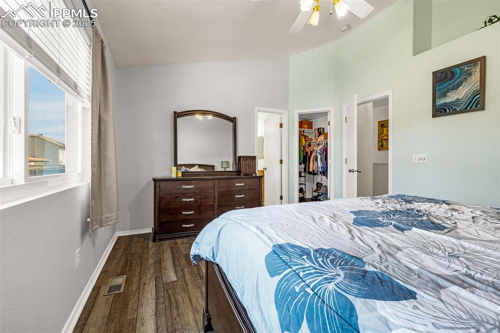 Image 15 of 42: Bedroom