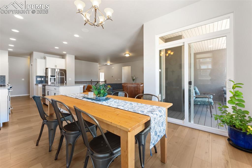 Image 12 of 50: Dining Area