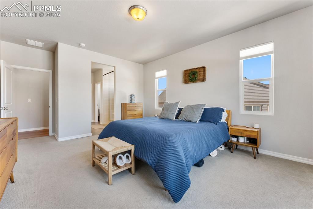 Image 20 of 50: Bedroom