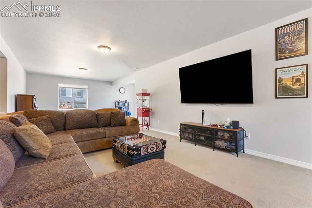 Image 27 of 50: Living Room