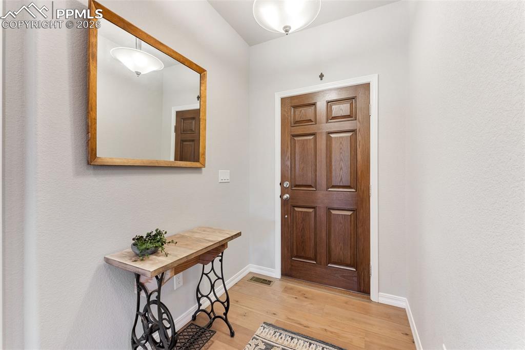 Image 4 of 50: Entry