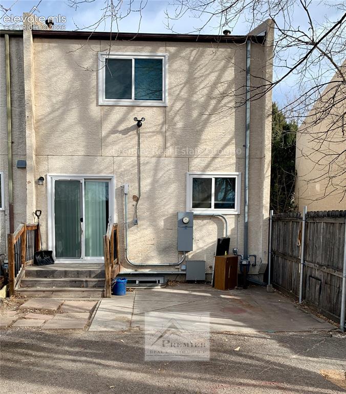 Image 15 of 15: Back of Structure