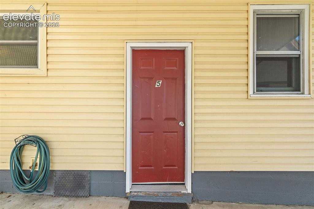Image 40 of 50: Unit 5