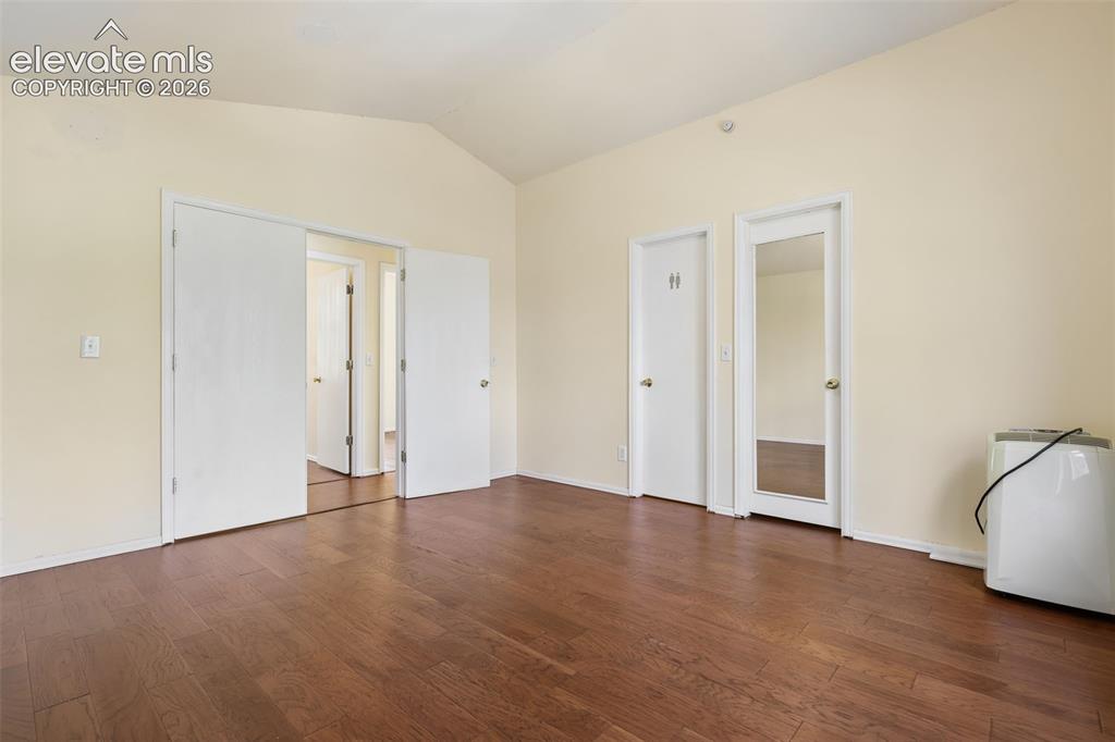 Image 16 of 28: Bedroom