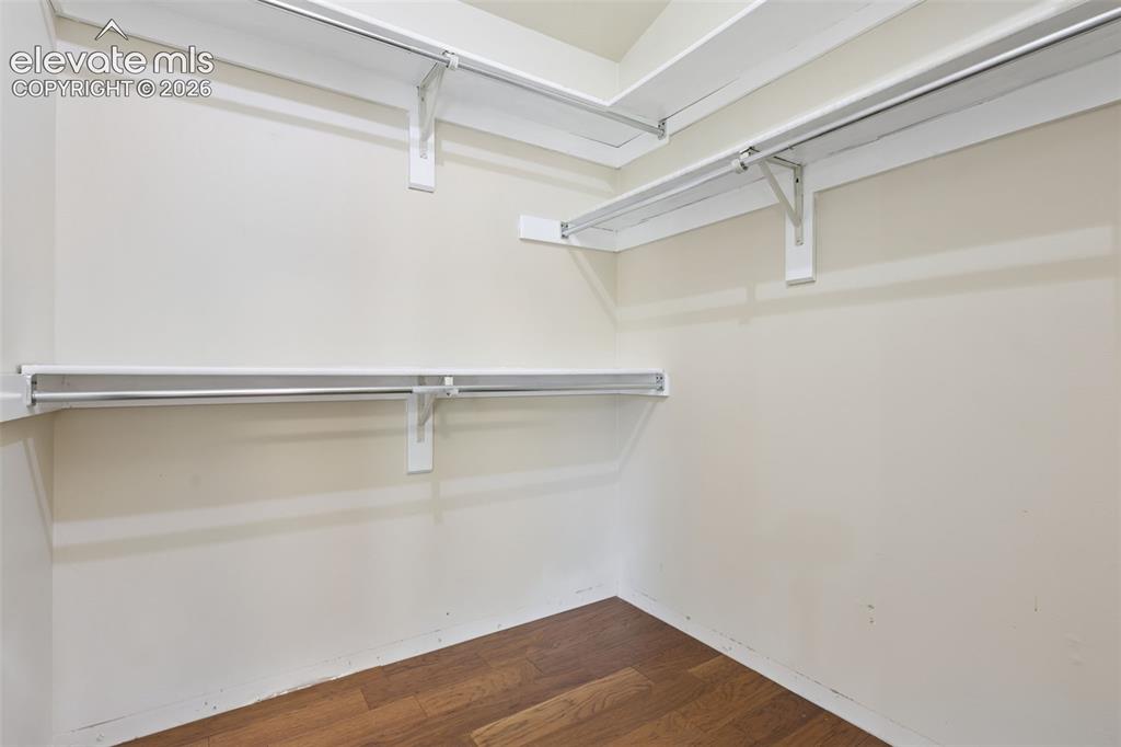 Image 18 of 28: Closet