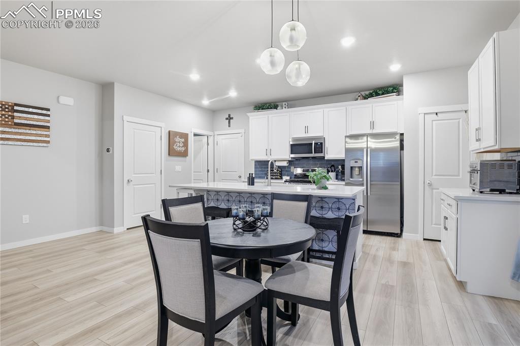 Image 14 of 37: Kitchen