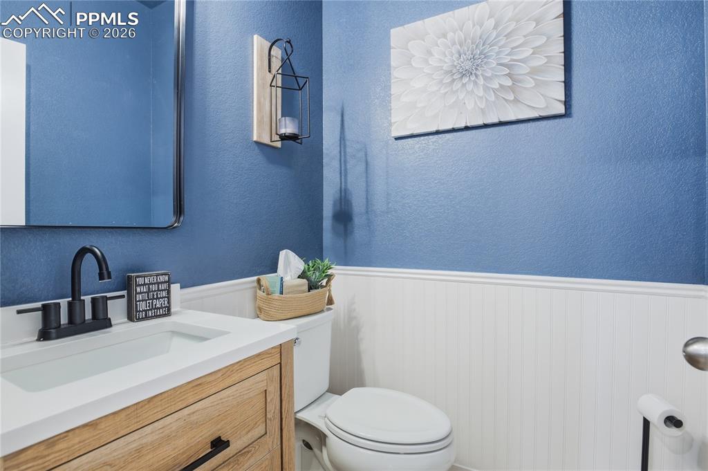 Image 15 of 37: Main Level 1/2 Bath
