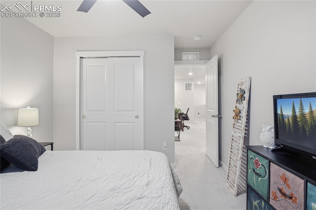 Image 24 of 37: Bed 2