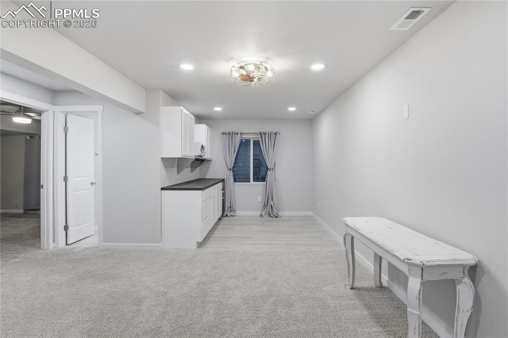 Image 30 of 37: Family Room