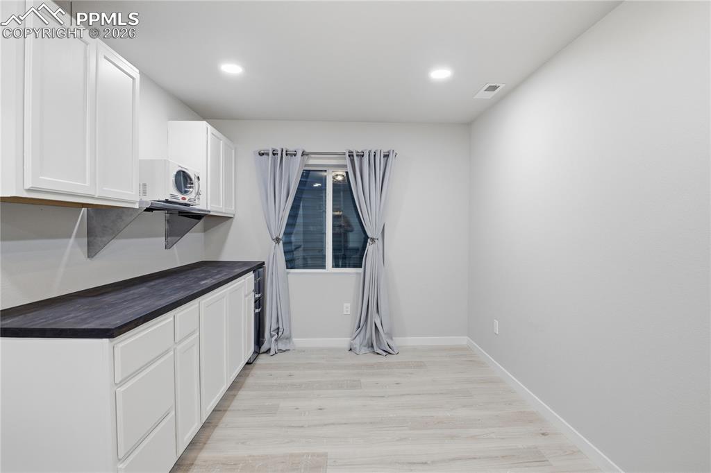 Image 31 of 37: Family Room