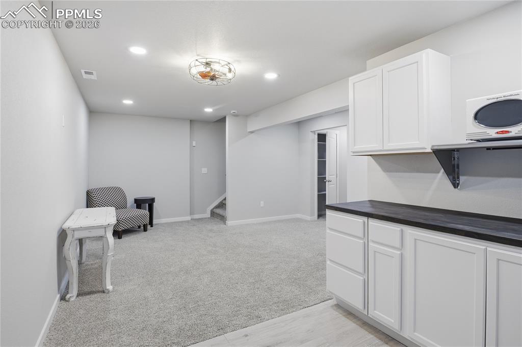 Image 32 of 37: Family Room