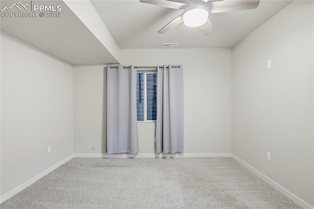 Image 33 of 37: Bed 4 - Basement