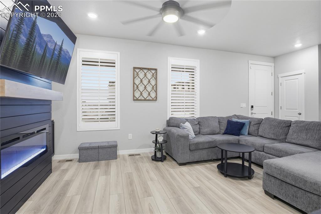 Image 7 of 37: Living Room