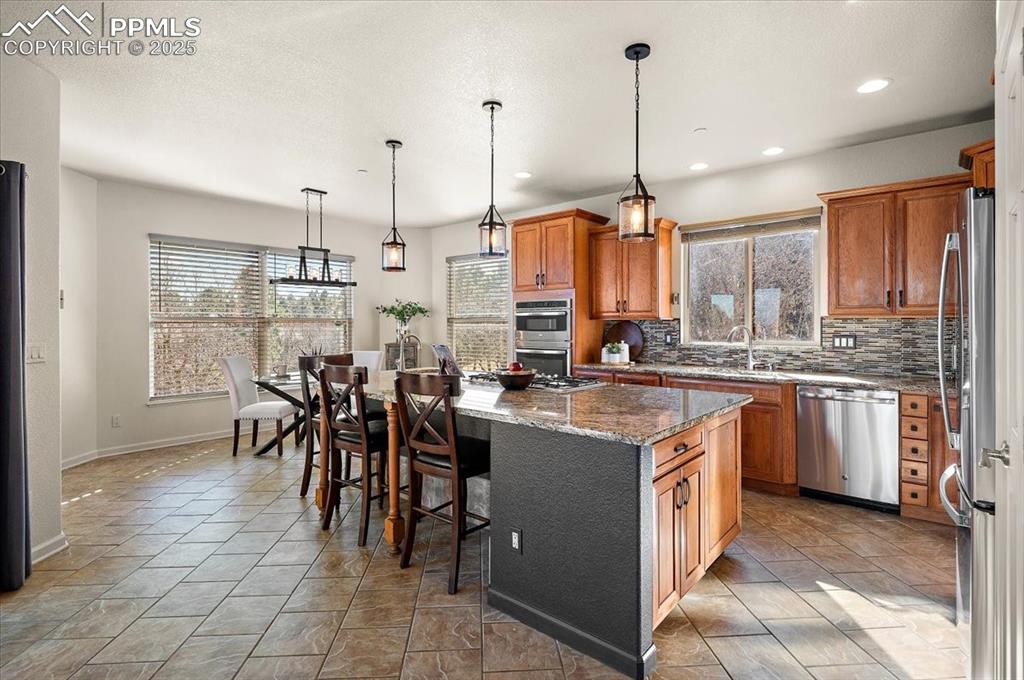 Image 18 of 49: Kitchen