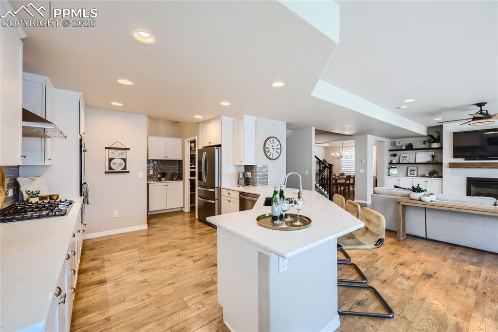 Image 13 of 50: Kitchen