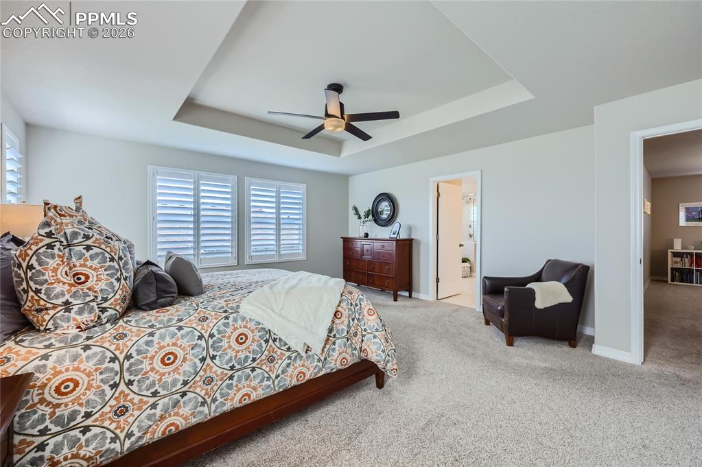 Image 22 of 50: Bedroom