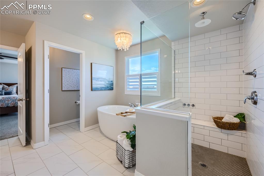 Image 27 of 50: Bathroom