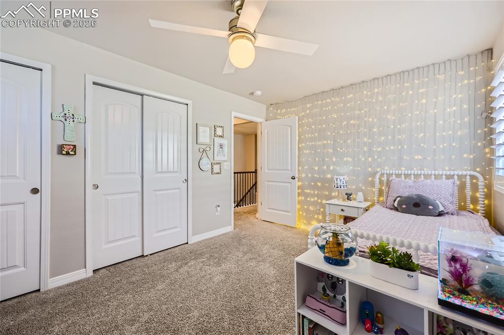 Image 31 of 50: Bedroom