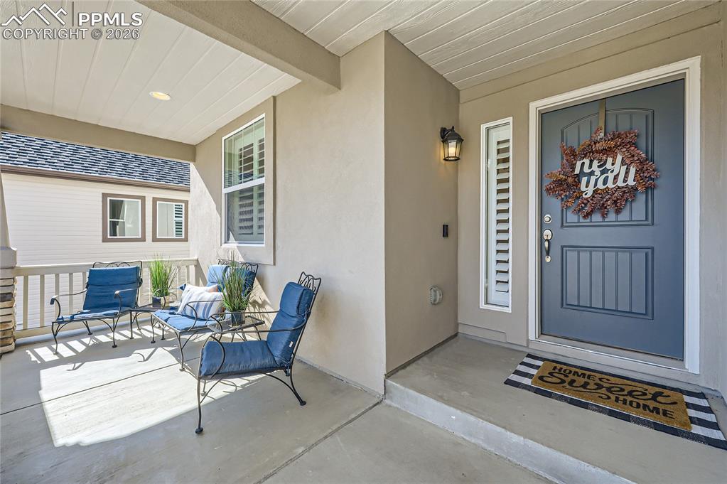 Image 6 of 50: Entry