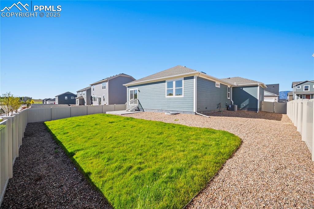 Image 35 of 38: Back of Structure