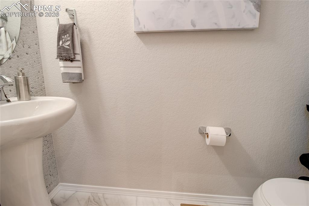 Image 12 of 35: Bathroom