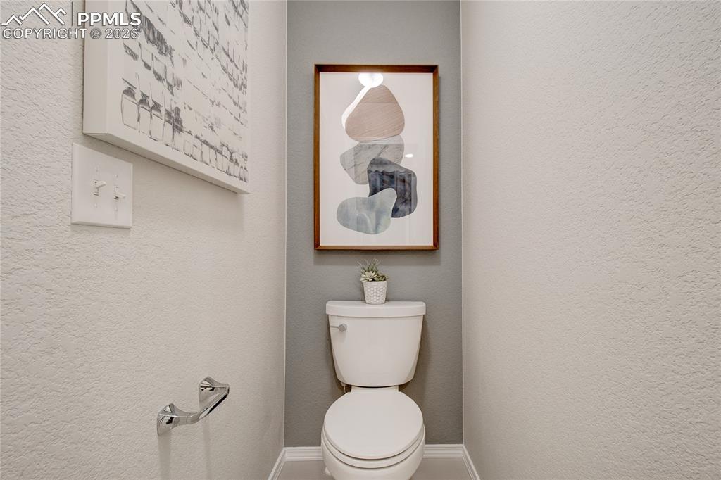 Image 25 of 35: Bathroom