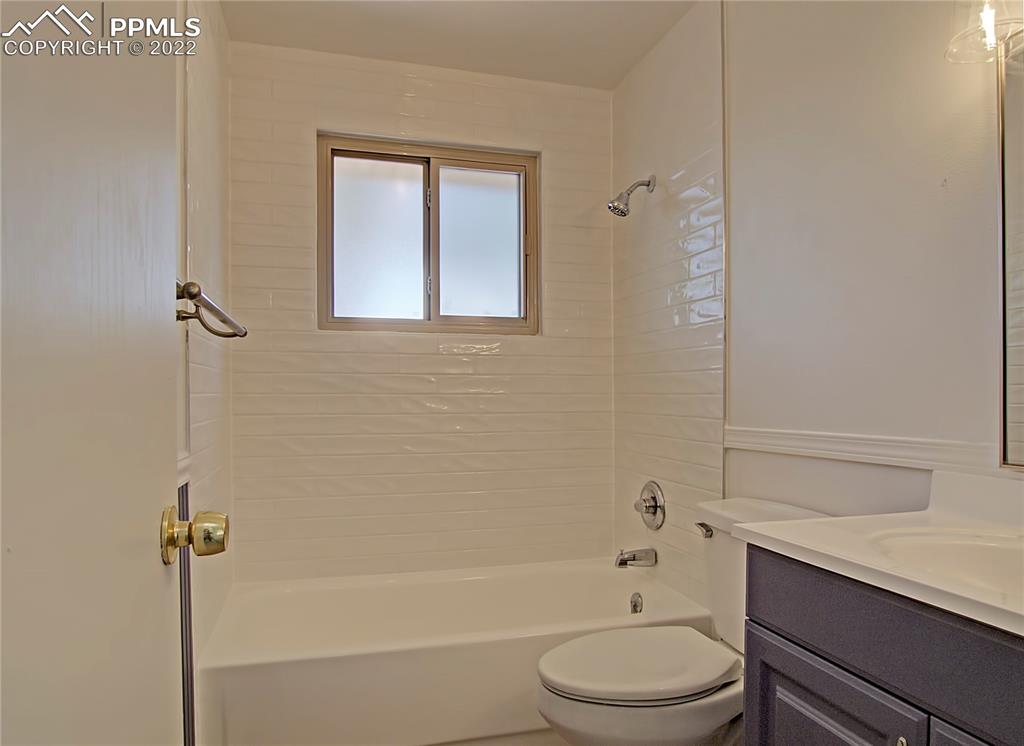 Listing 8578680, Image 12 of 23