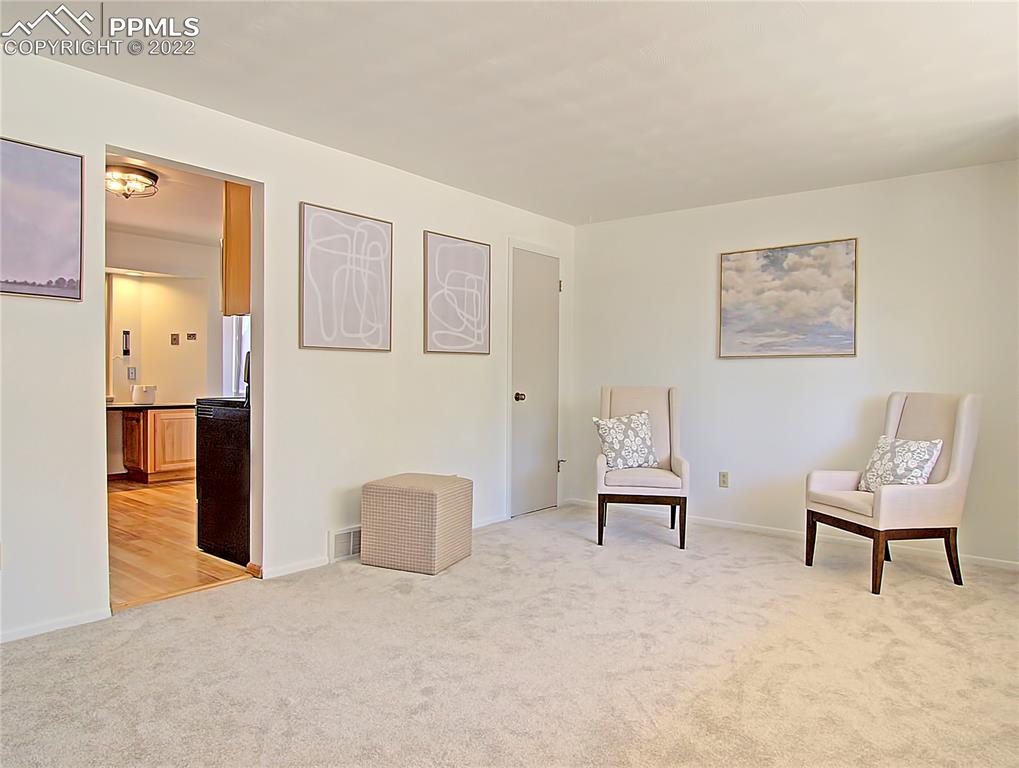 Listing 8578680, Image 3 of 23