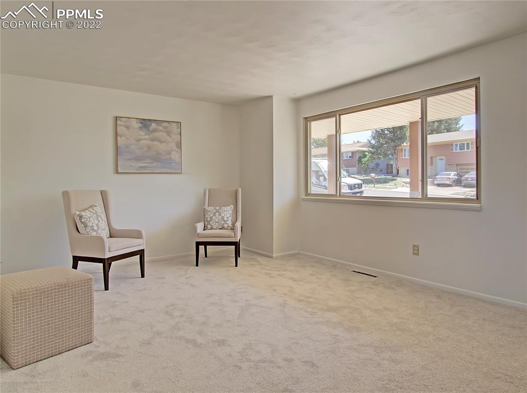 Listing 8578680, Image 5 of 23