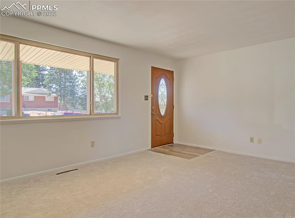 Listing 8578680, Image 6 of 23