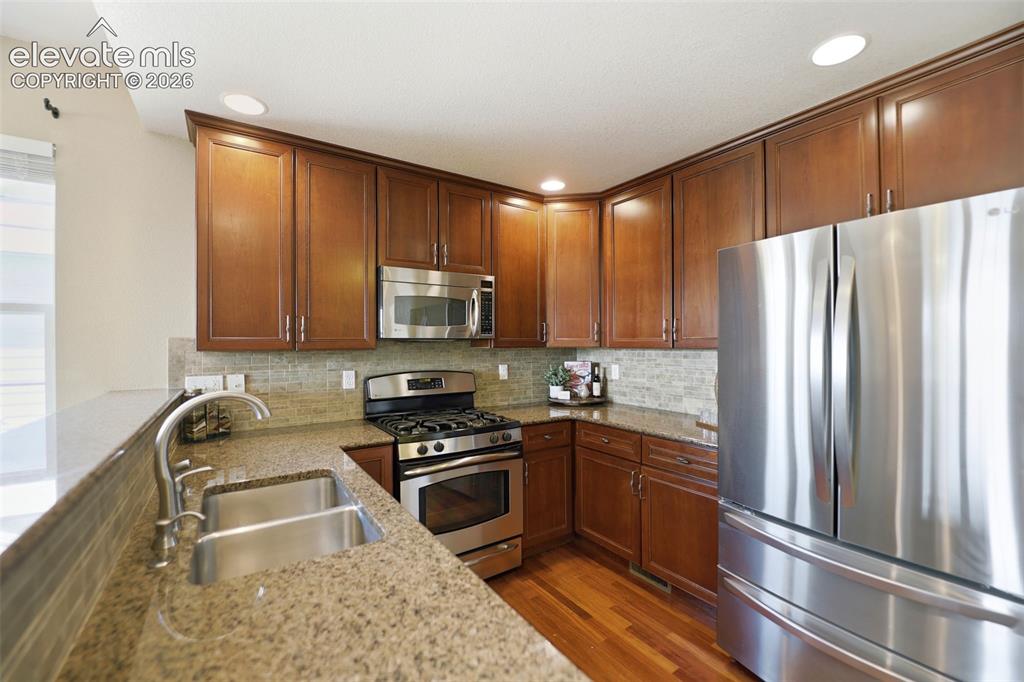 Image 10 of 43: Kitchen