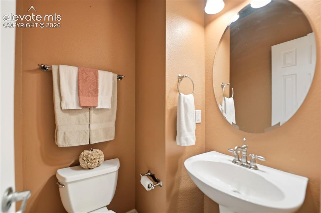 Image 15 of 43: Bathroom