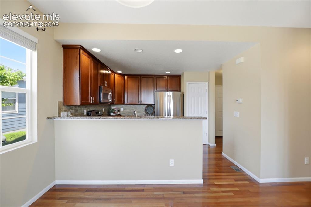 Image 8 of 43: Dining Area