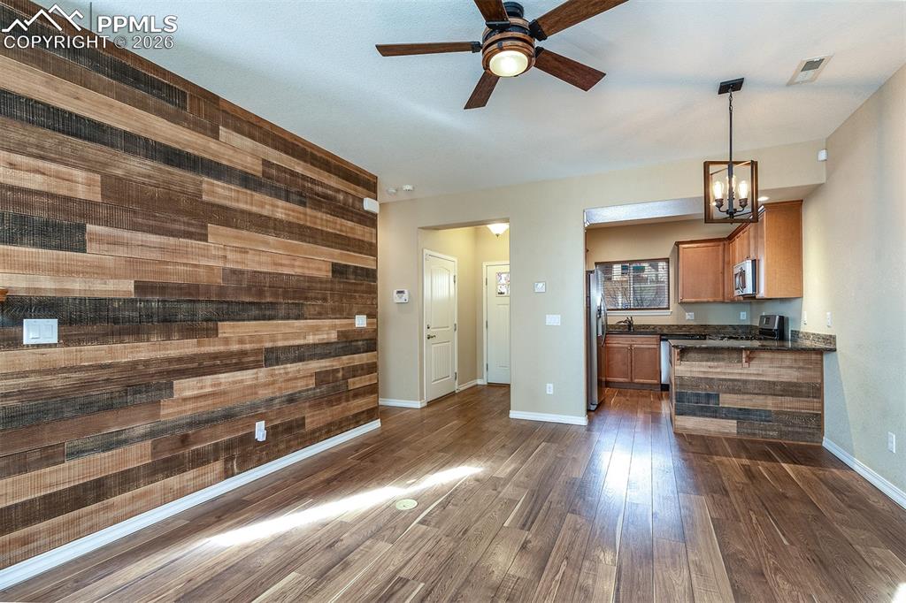 Image 11 of 49: Kitchen