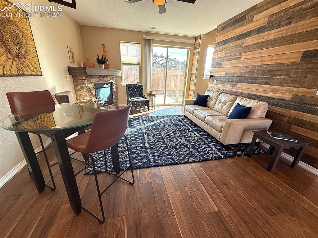 Image 16 of 49: Living Room