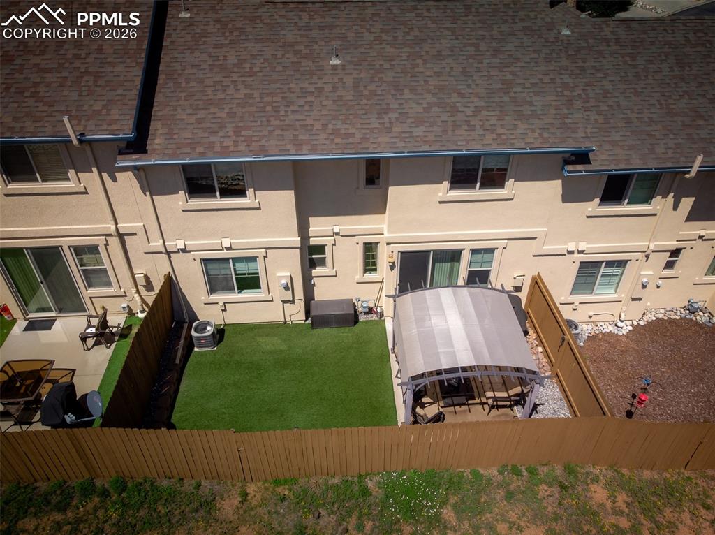 Image 5 of 49: Back of Structure