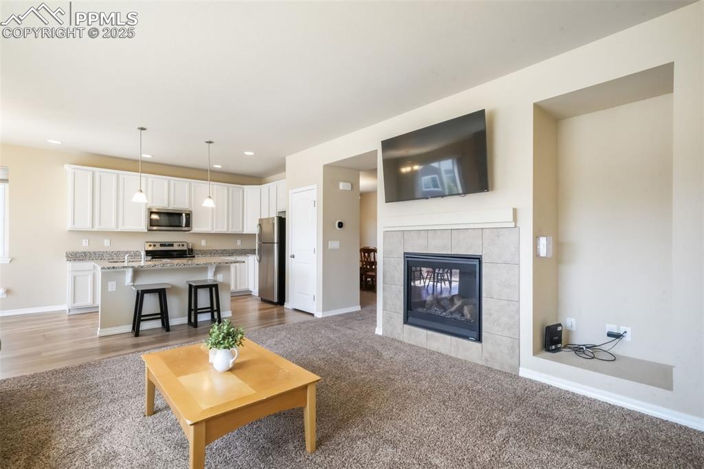 Image 17 of 50: Living Room