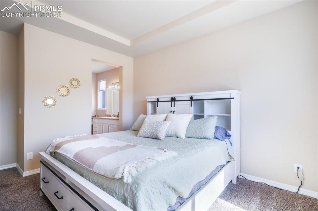 Image 23 of 50: Bedroom