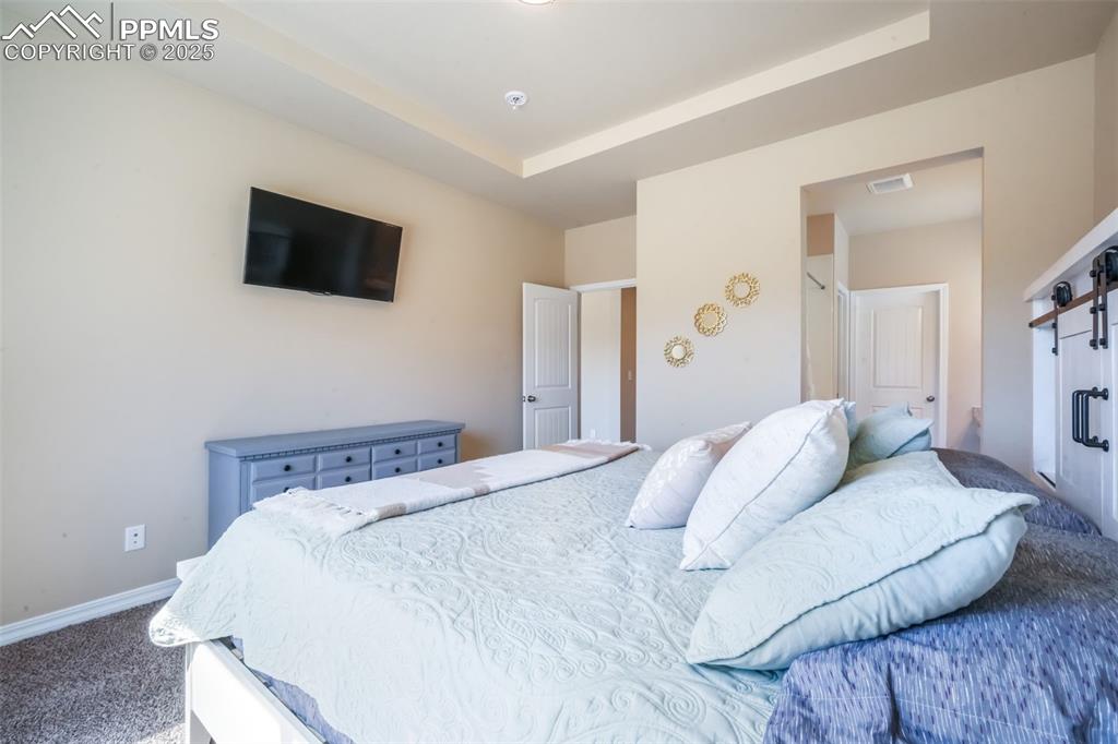 Image 24 of 50: Bedroom