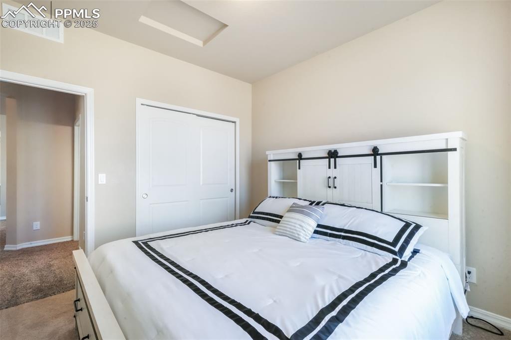 Image 3 of 50: Bedroom