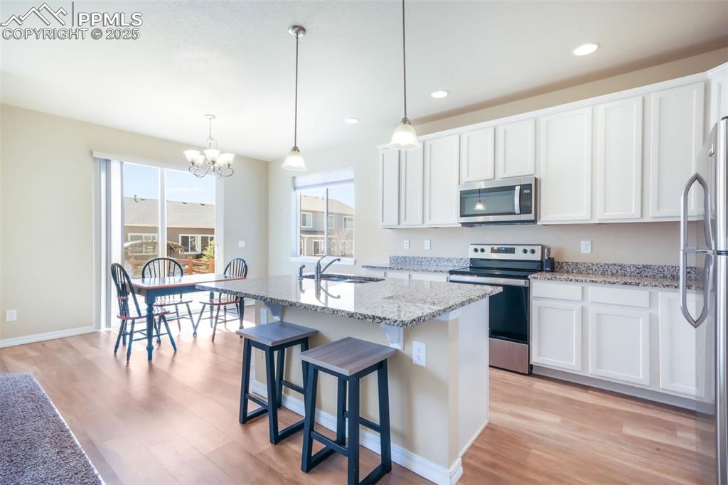 Image 9 of 50: Kitchen