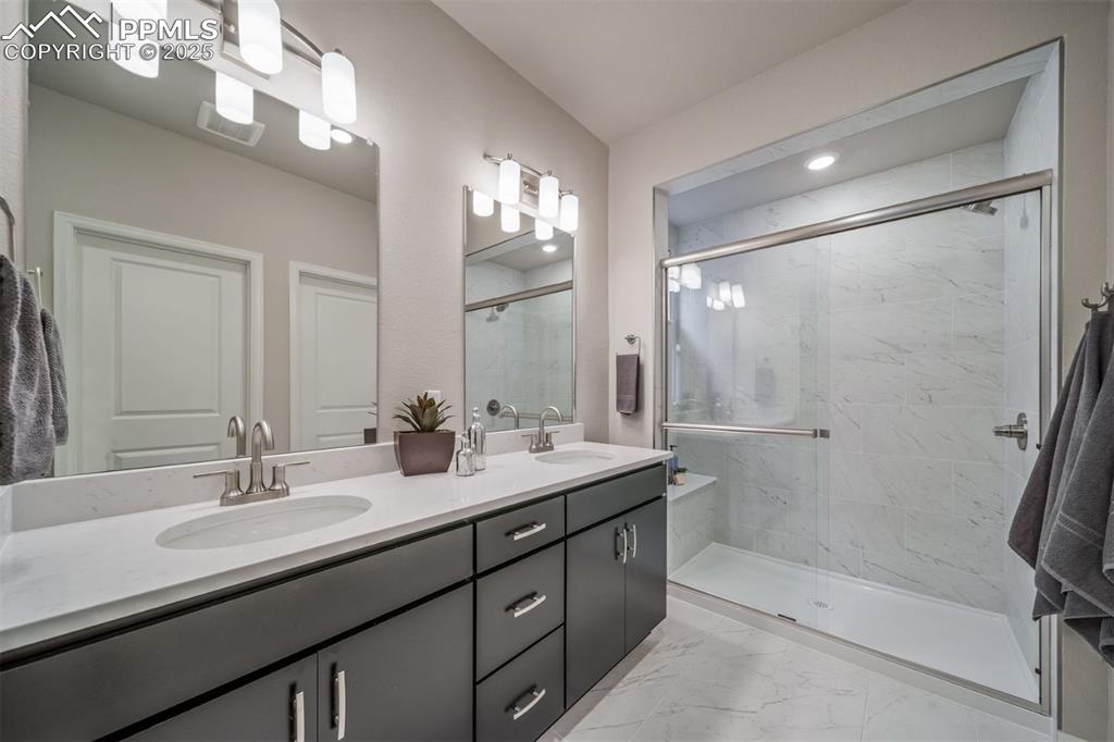 Image 18 of 24: Photos of model home