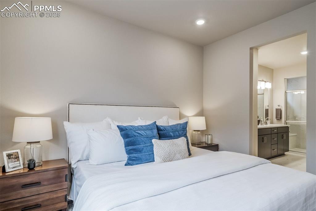 Image 19 of 24: Photos of model home