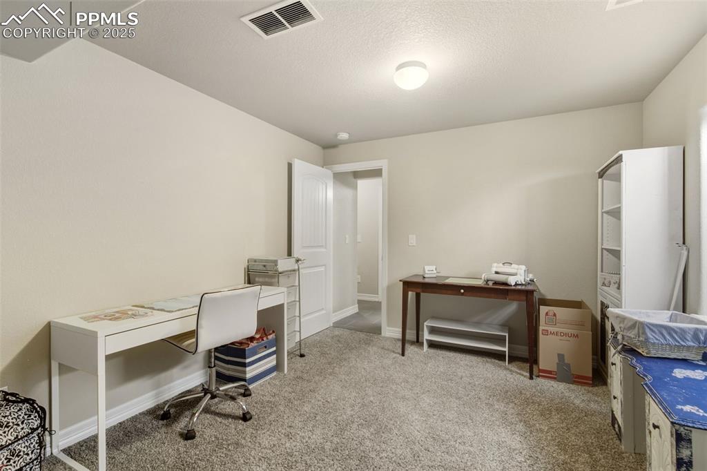 Image 43 of 48: Office