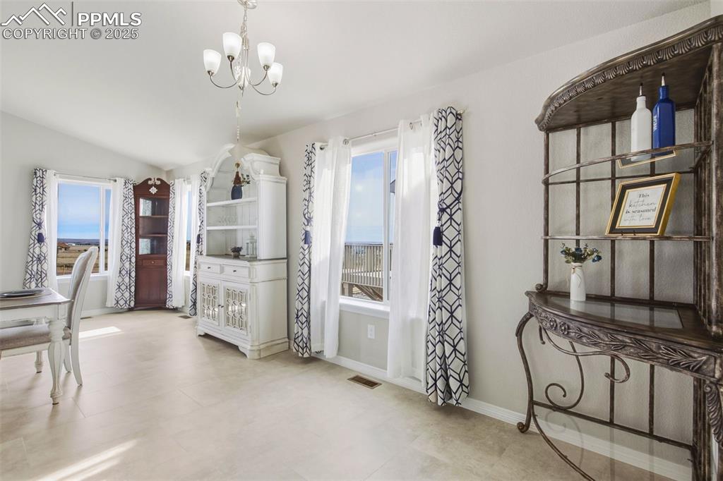 Image 5 of 48: Dining Area